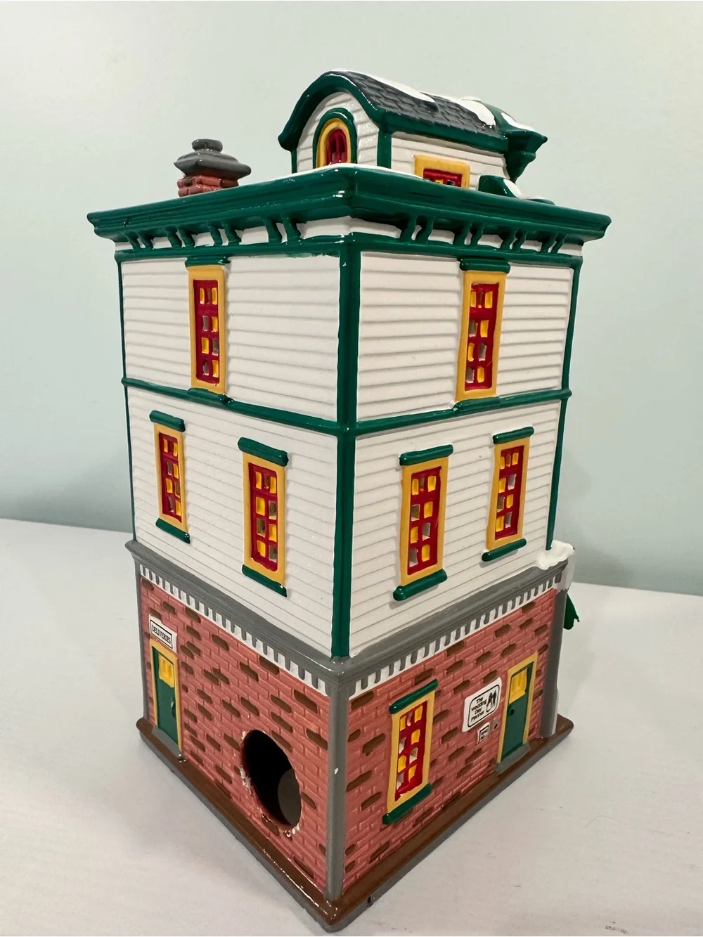 Department 56 Snow Village - The Secret Garden Florist (Read)